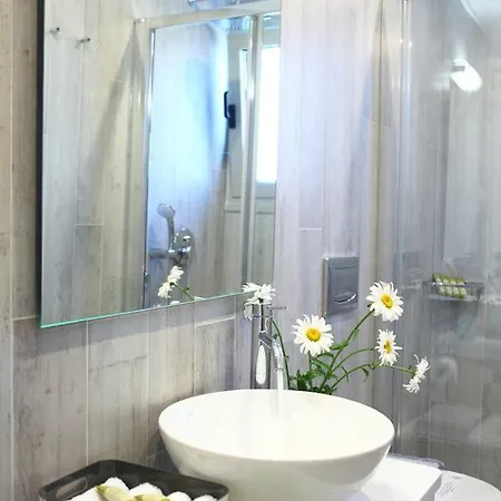 Nikiana City Center Apartment