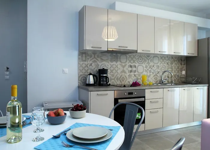 Nikiana City Center Apartment